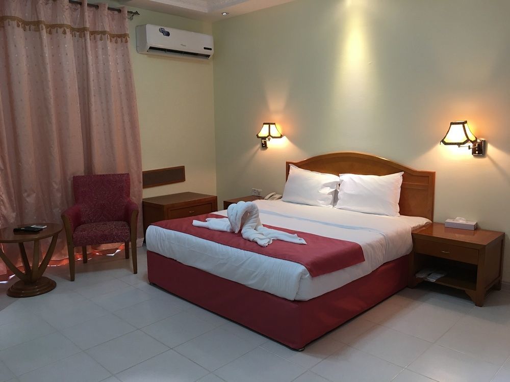 Oyo 366 Waves Hotel Ajman Eksteriør billede