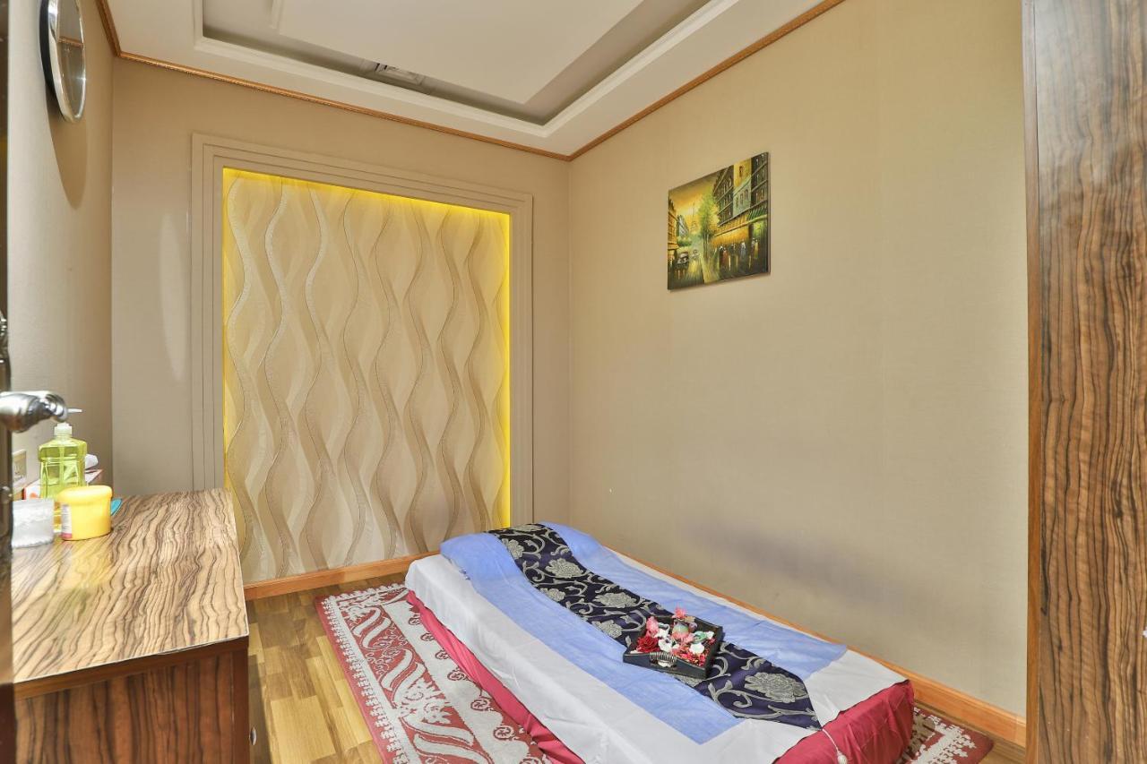 Oyo 366 Waves Hotel Ajman Eksteriør billede