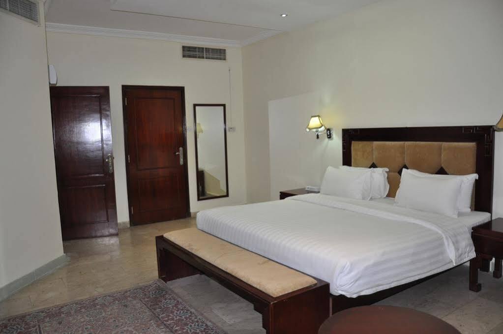 Oyo 366 Waves Hotel Ajman Eksteriør billede